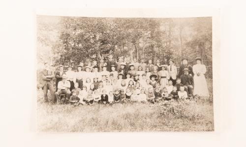 Class picture with teachers & trustees